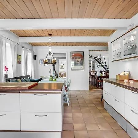 In Sjolund With Kitchen Sonder Bjert